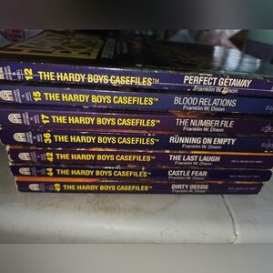 Hardy Boys Casefiles #12, 15, 17, 36, 42, 44, 49 Book Lot Of 7